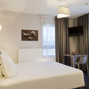 Nehô Porte De Genève 3*, Annemasse France
