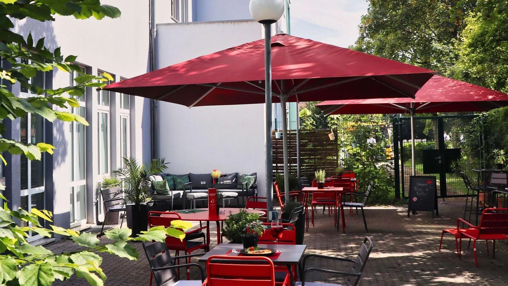 ibis Hotel Regensburg City 2*,